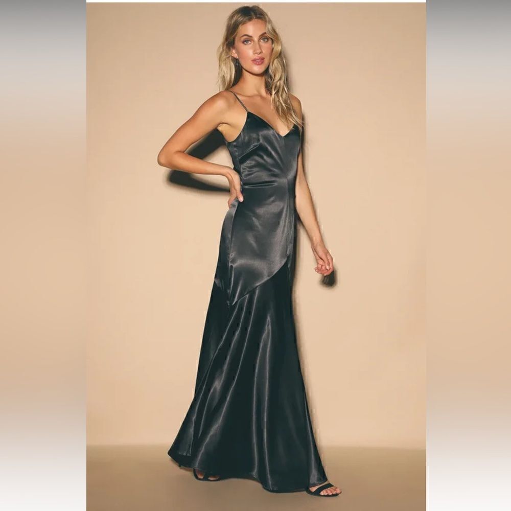 NWT Lulu’s Buena Black Satin Sleeveless Maxi Dress Medium